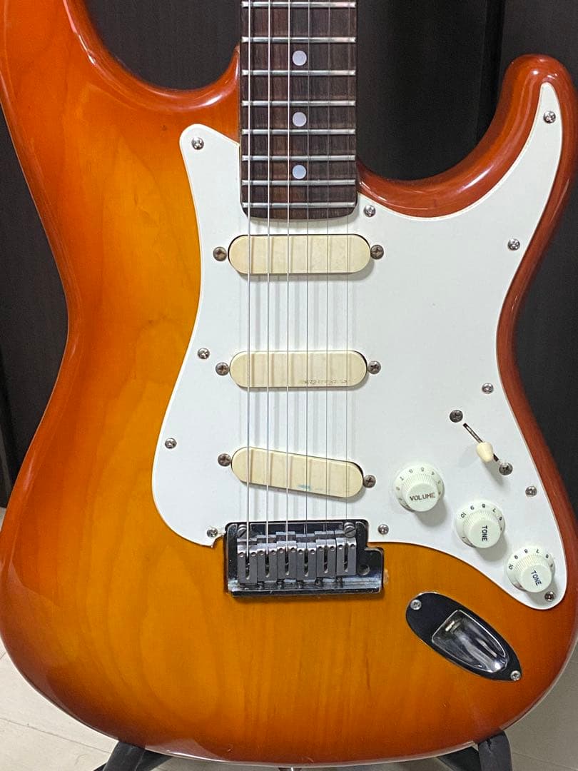 FENDER Japan STR-85 Jシリアル