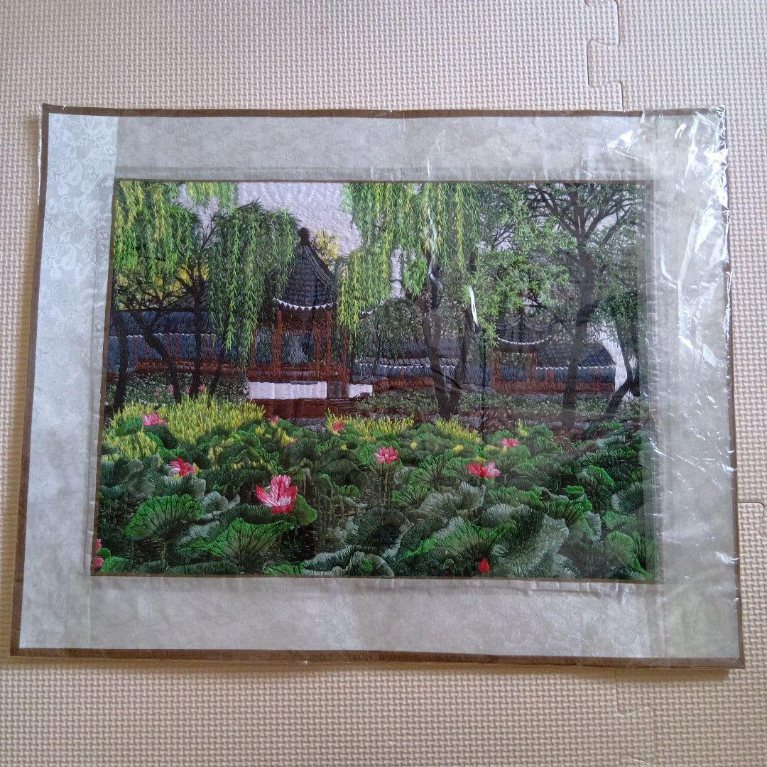新品未使用品　刺繍絵　蓮の花　全部刺しゅう　絵画コレクション　中国　アンティーク