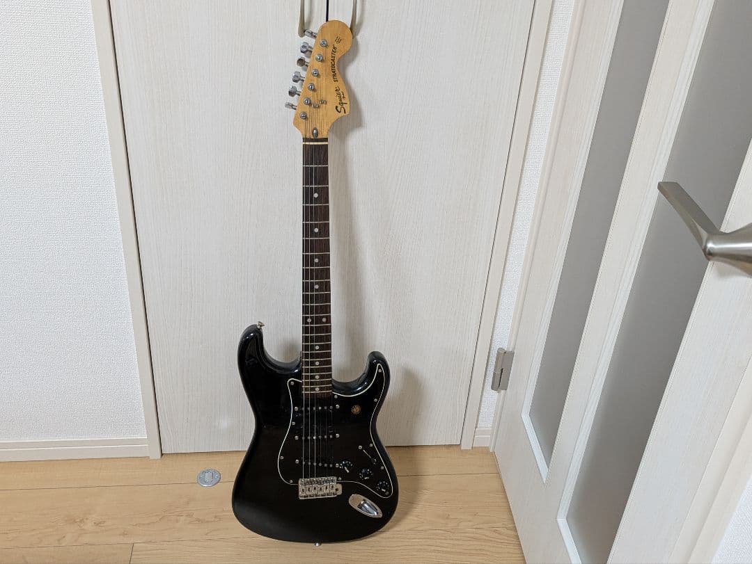 Squier Stratocaster ブラック　ソフトケース付　フェンダー