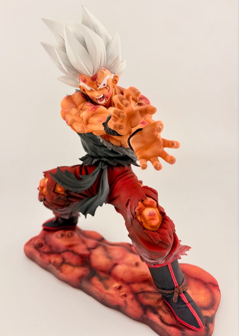 ドラゴンボール フィギュア 超サイヤ人孫悟空 リペイント 台座付き