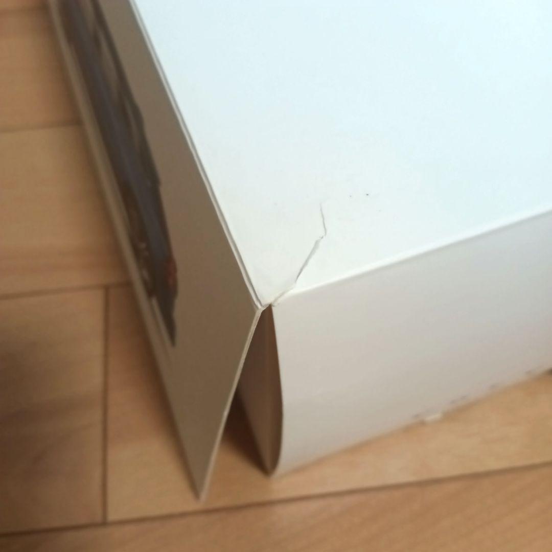 VOLVO XC60 ホワイト 1/18 スケール