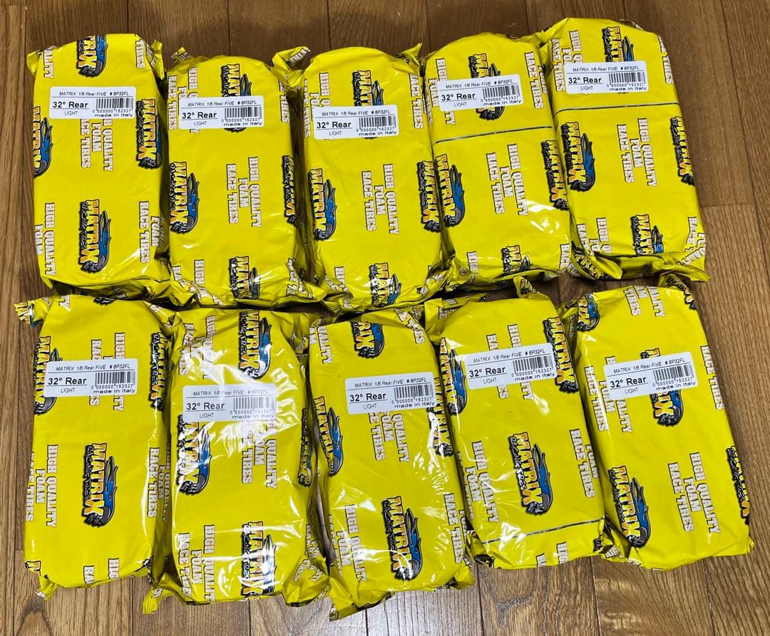 ラジコン　マトリックス製　1/8 GPレーシング　リアタイヤ　32 新品未開封