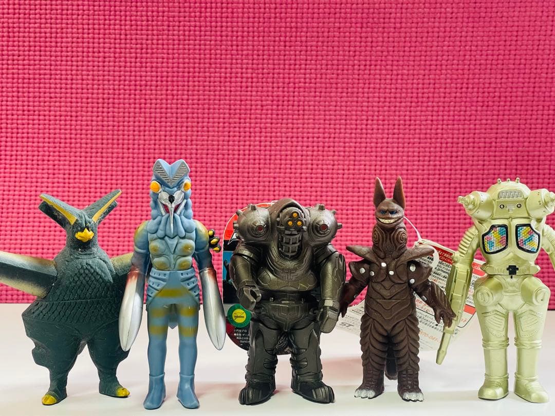 ❁在庫一掃SALE❁ 怪獣シリーズ61体＋おまけ1体付き　ソフビ　まとめ売り