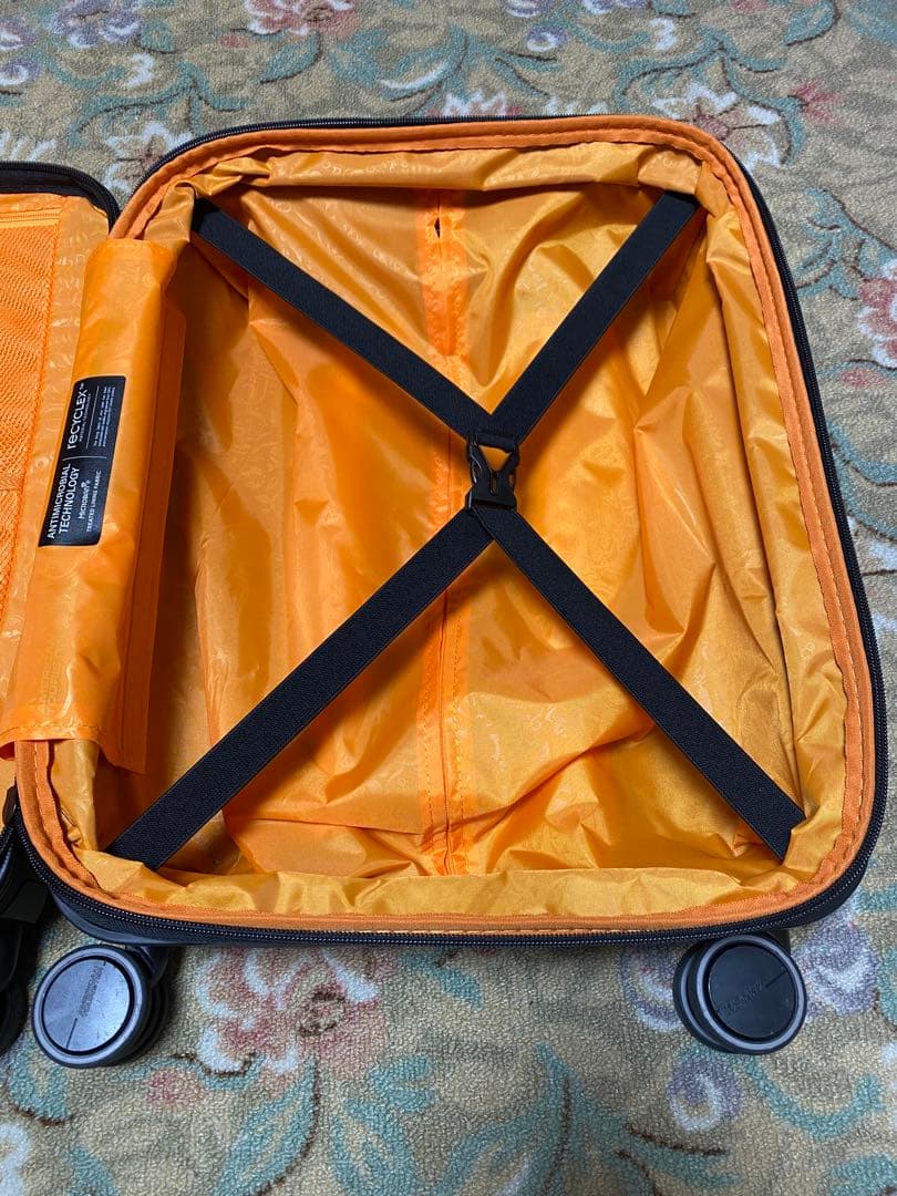 AMERICAN TOURISTER ノヴァストリームキャリーケース　ブラック