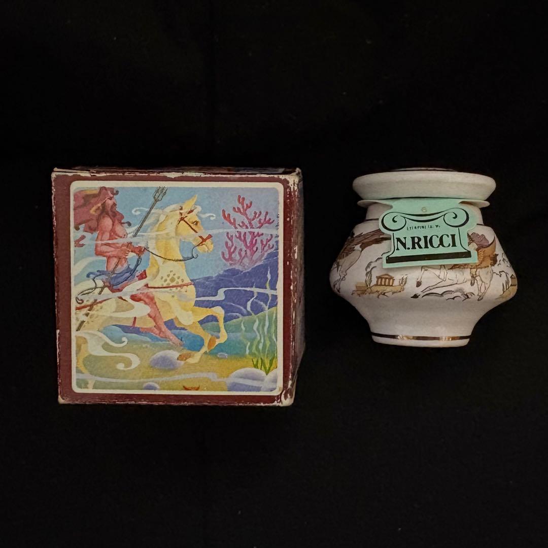 Nina Ricci（ニナリッチ）のヴィンテージ陶器入り練香水