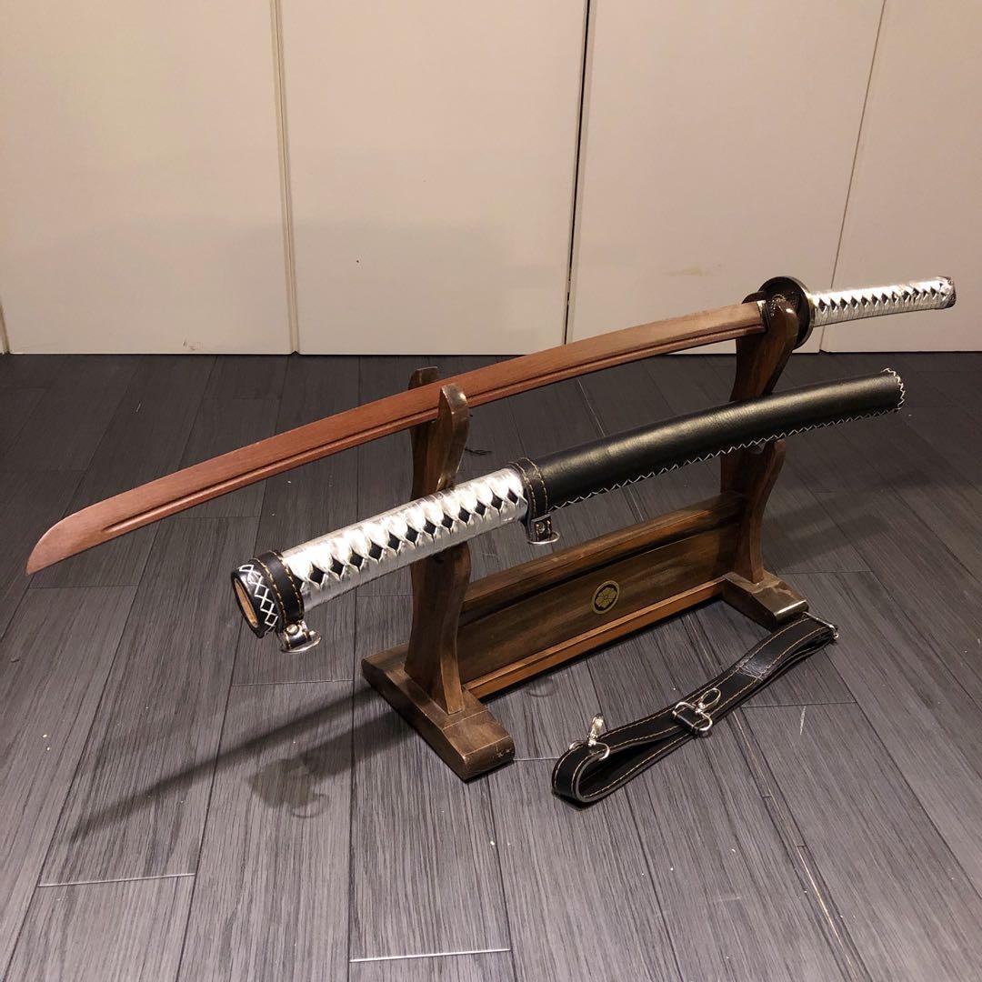 希少品　高級模造刀　ローズウッド　木刀　鞘付き木刀　拵え　高級居合刀　銀拵え