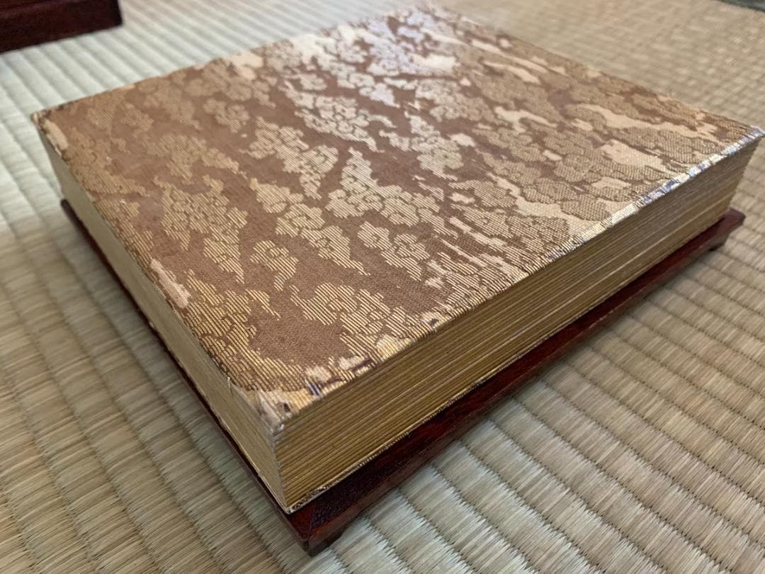 三十六歌仙 純金装飾 金襴表紙 和歌折帳 36面