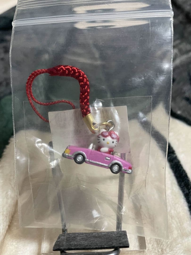 d*3様 サンリオハローキティ根付け ユニバ限定 USJキティちゃん 2004年