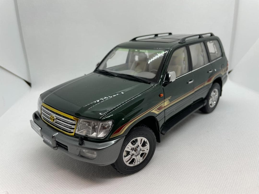 203-009 1/18 トヨタ ランドクルーザー LC100 ダークグリーン
