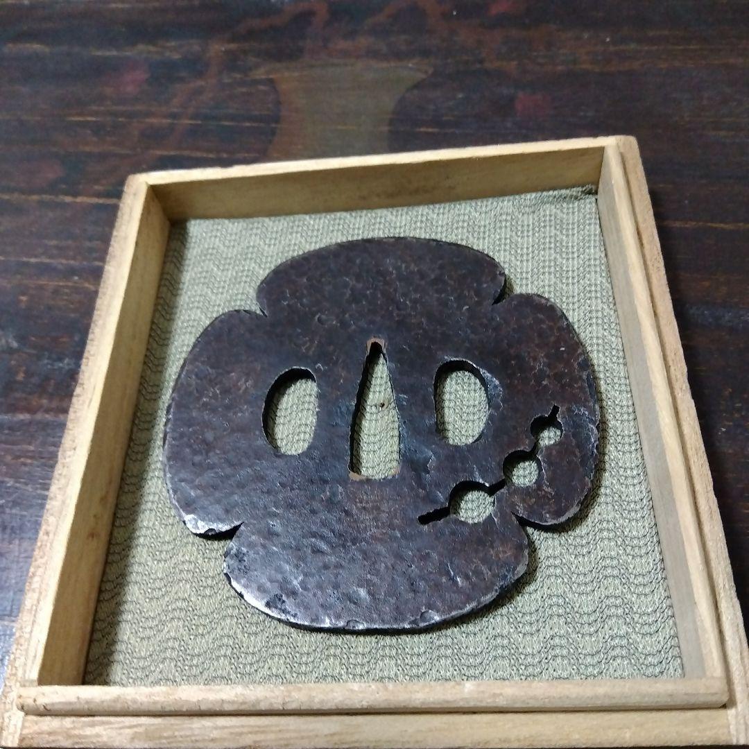 【値下げ】鍔　木瓜形　串団子透かし　打目地模様　明珍派？　桃山〜江戸？　美品