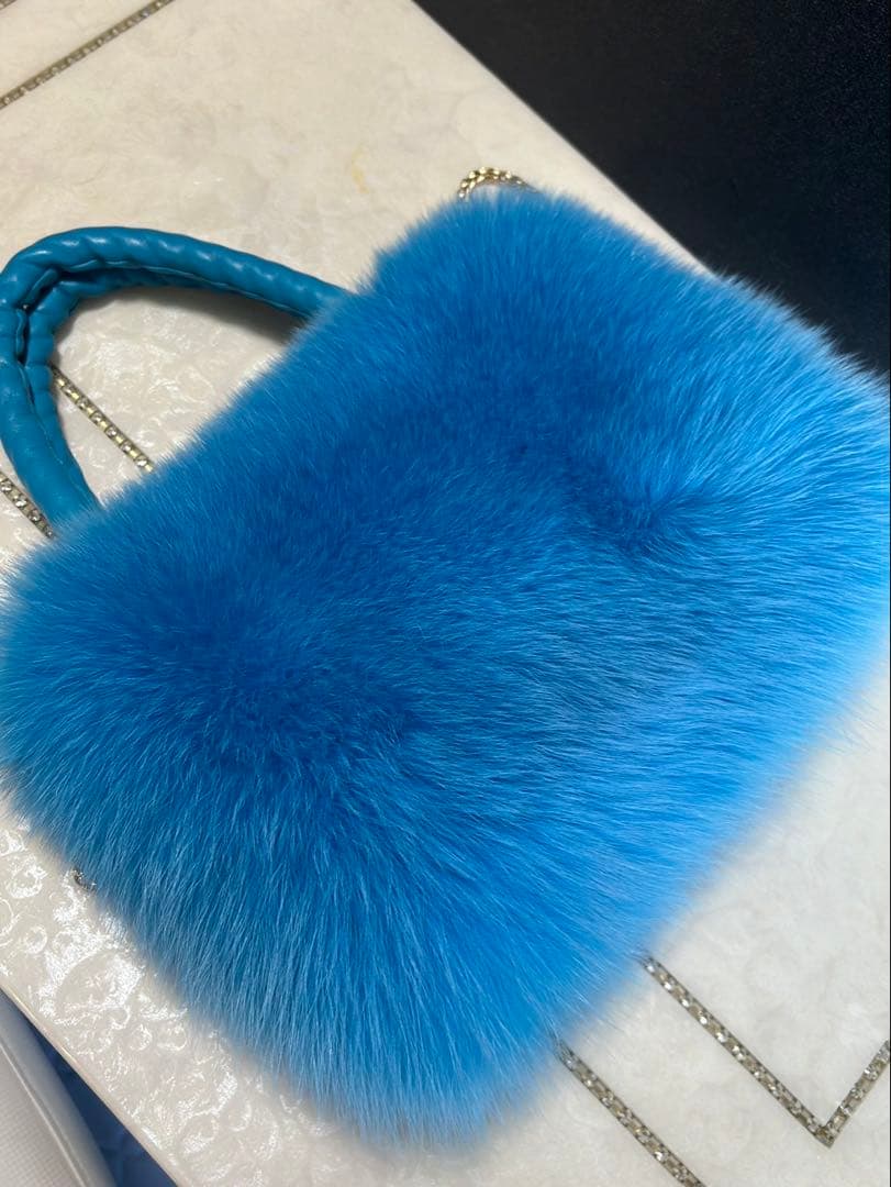 上質サガフォックスファーバッグ　ブルー　最安値