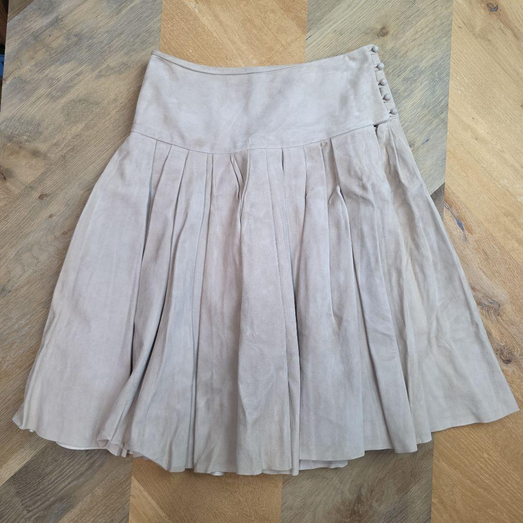 美品　ロエベ　羊革　ベージュ プリーツスカート ボタン付き　y16