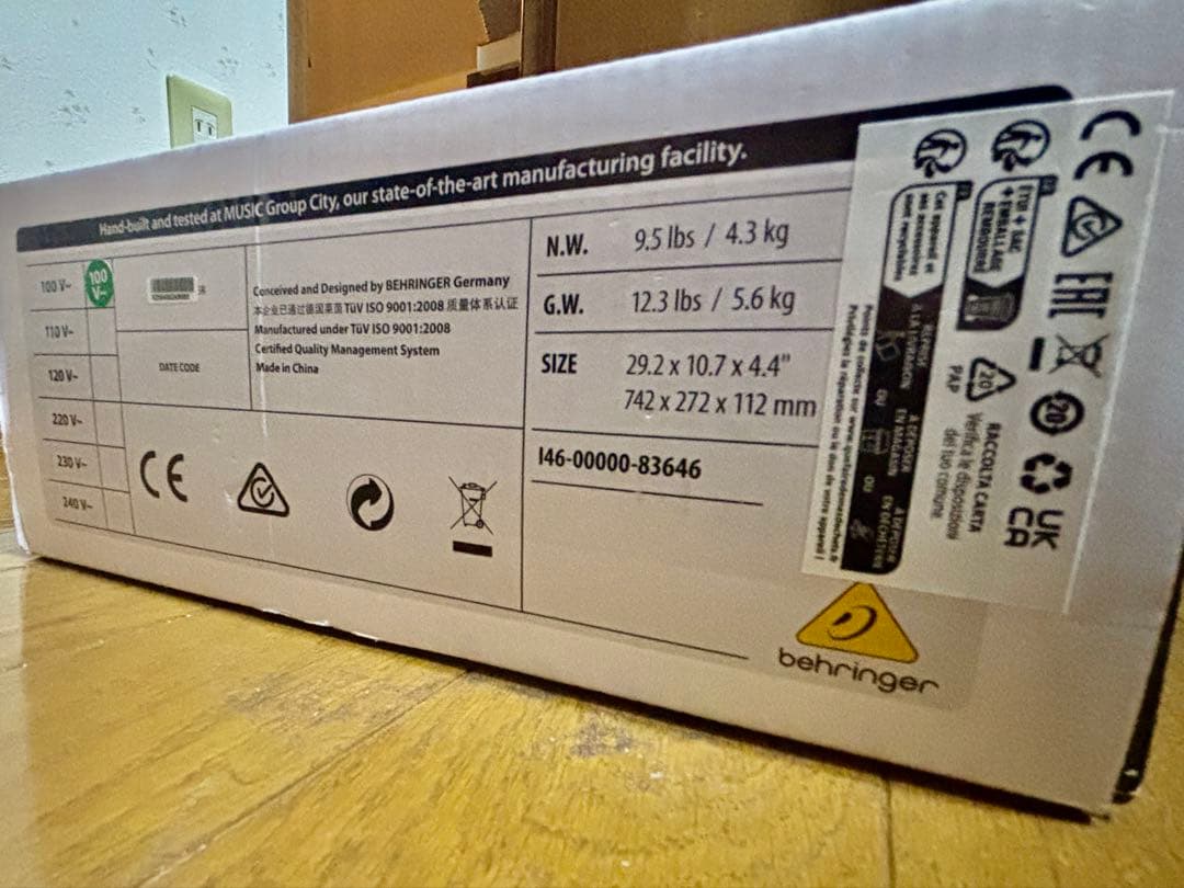 新品未使用 BEHRINGER FCB1010 MIDIフットコントローラー