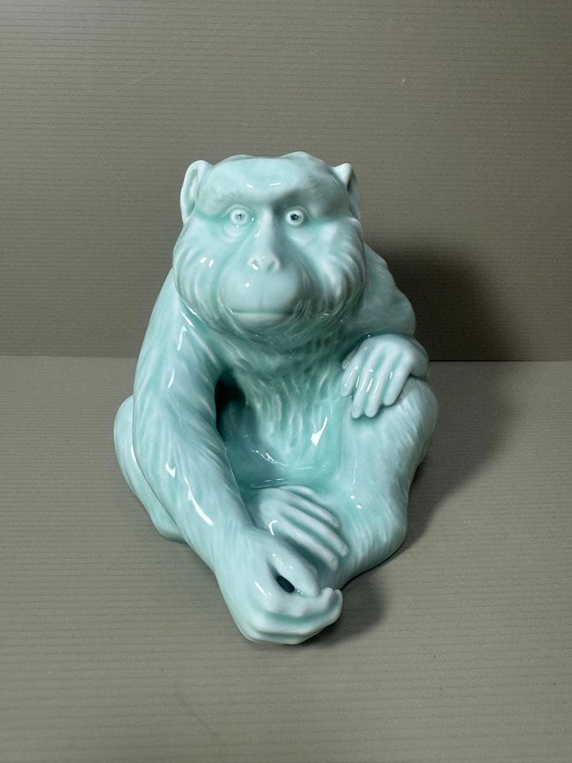 2130 深川製磁　宮内庁御用達　置物　猿　青磁　1客
