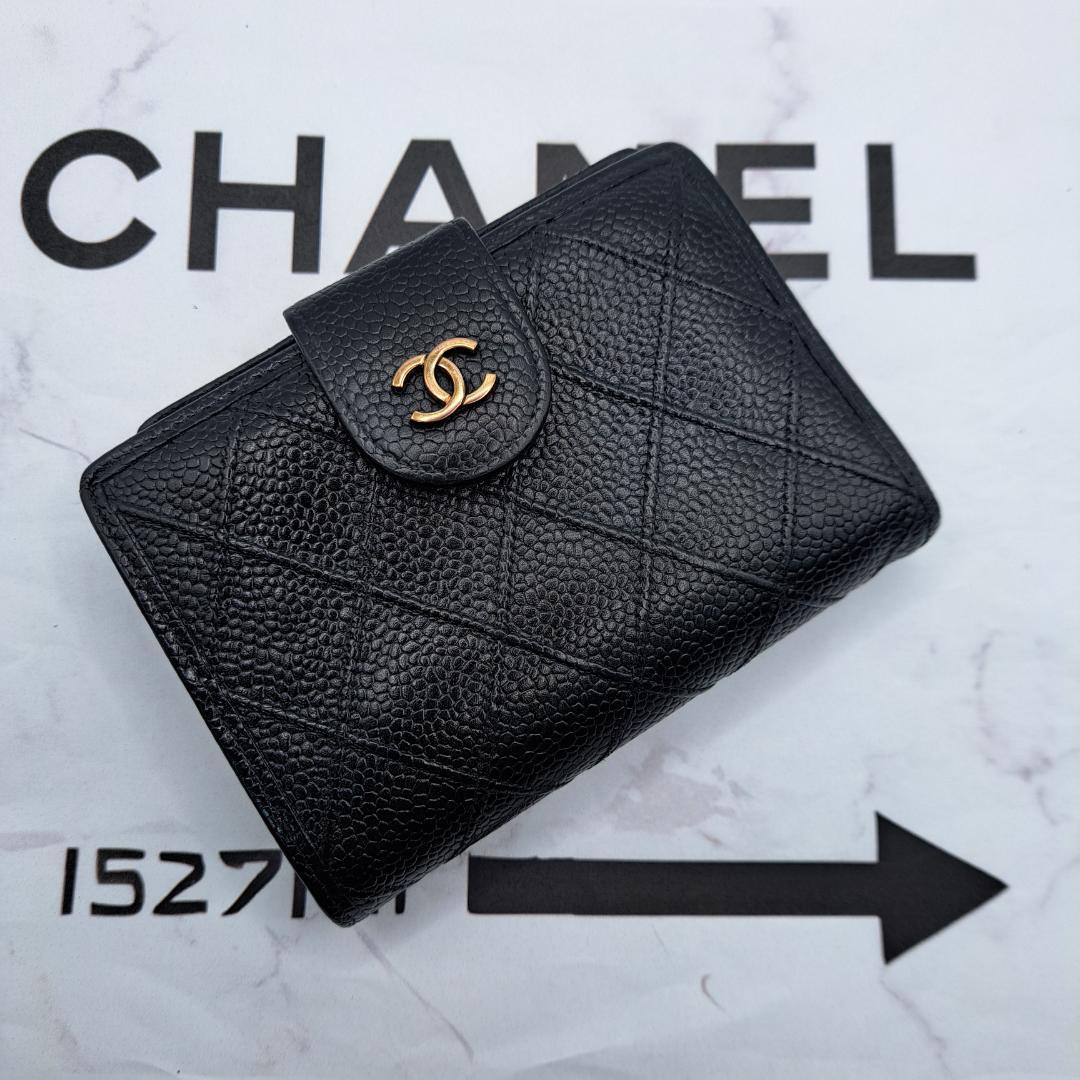 CHANEL　ワイルドステッチ　ブラック　二つ折り財布　折り財布　キャビアスキン