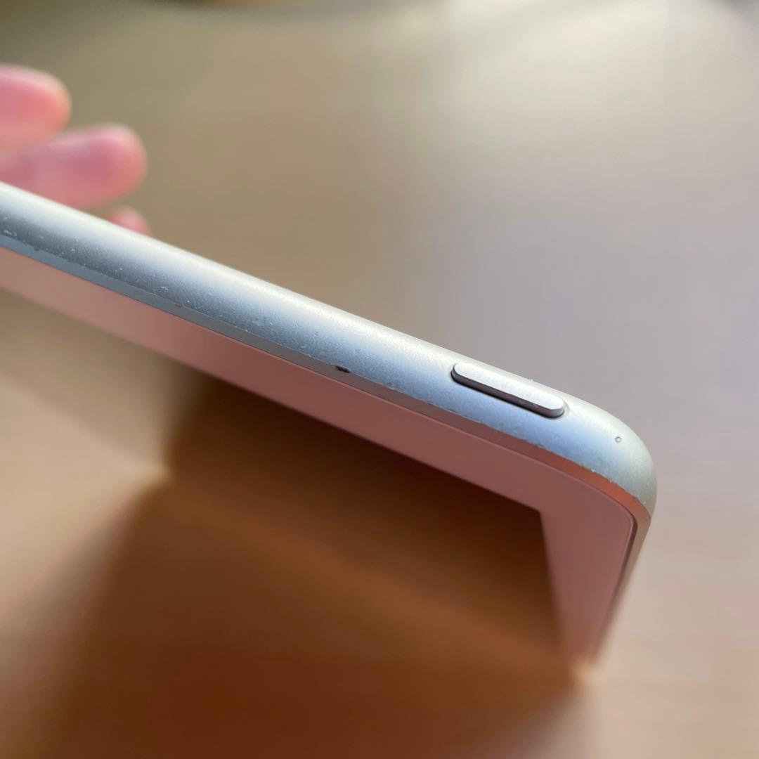 iPad 第6世代　A1893　Wi-Fiモデル　シルバー　32GB #2