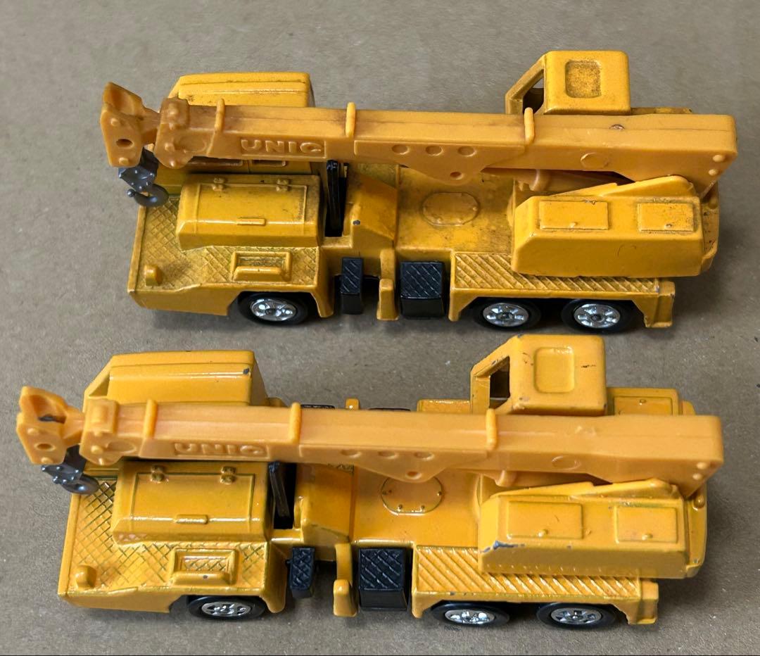 トミカ UDユニックトラッククレーン 2台セット