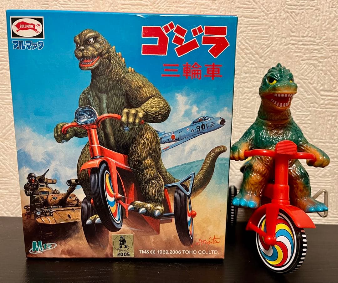 R*y様 ゴジラ 三輪車 フィギュア 2005年製