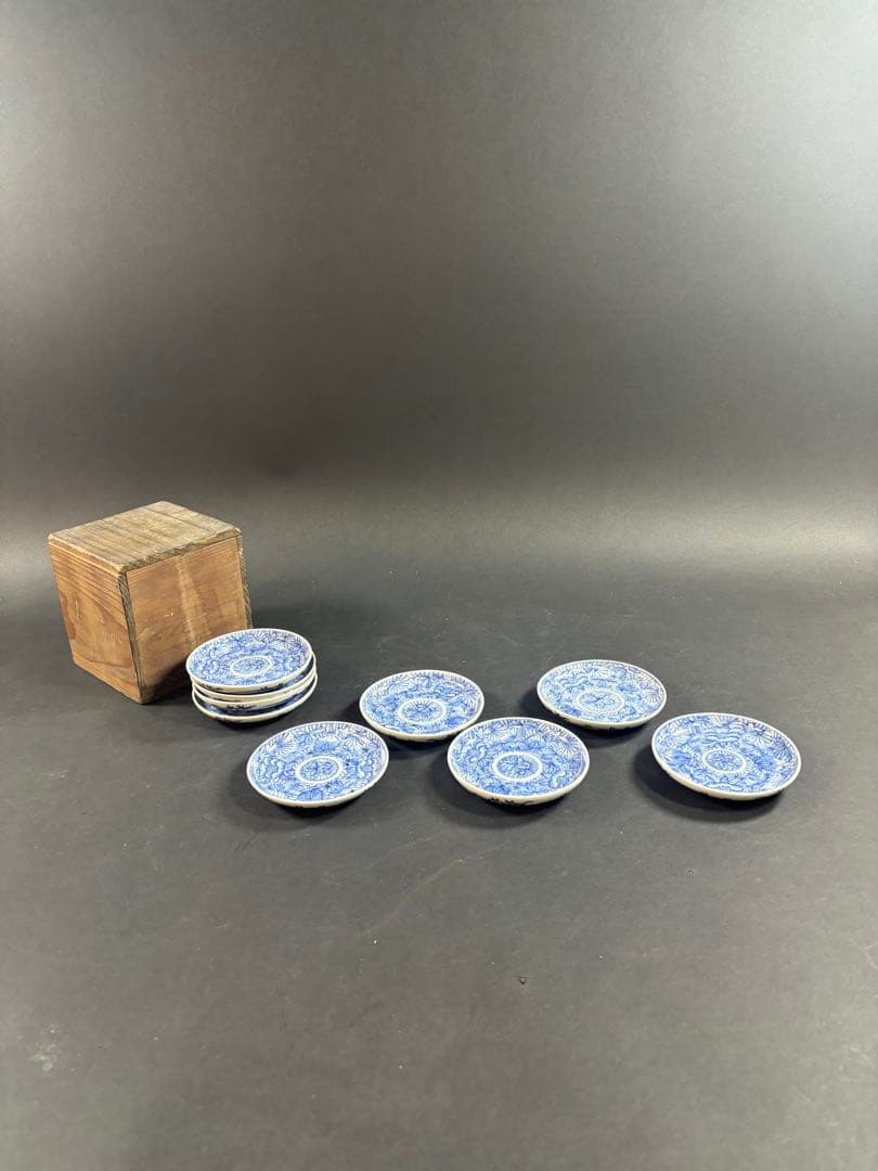 135 伊万里　線描き　花　小皿　古伊万里　鍋島　九谷