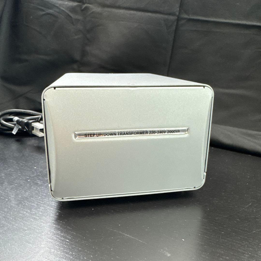 タ*ノ様 【未使用品】海外・日本国内用変圧器　TTS-151C 定格容量1500