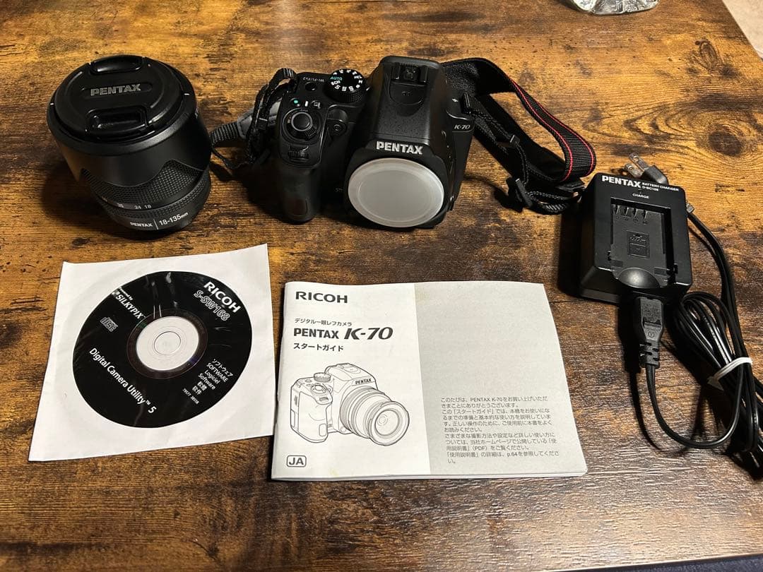 PENTAX K-70 デジタル一眼レフカメラ 本体とズームレンズ付き