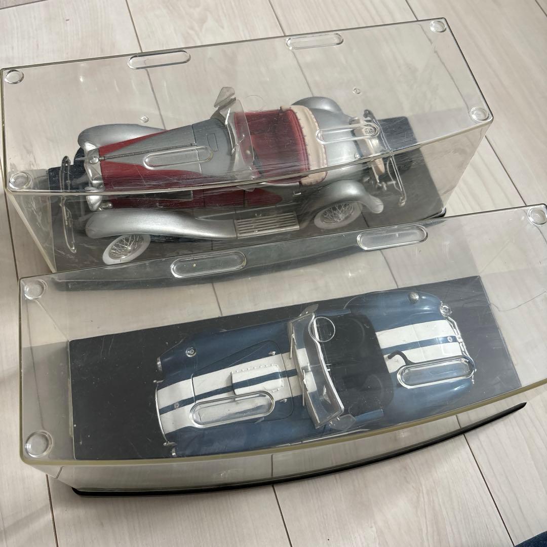 ミニカー 1/18 2台セット コブラ＆レトロカー 台座付き ダイキャストモデル
