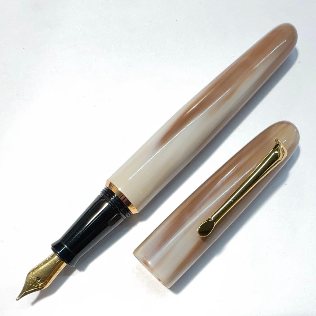 【稀少品】■天然素材 水牛角軸 万年筆 B 太字 Jowoペン先 新品■