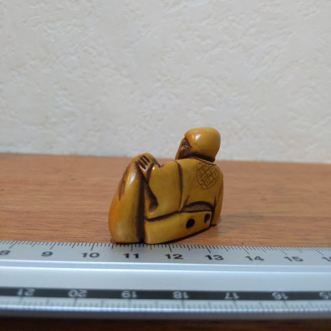 時代提物 人物根付 天然素材 在銘一之【翁とお多福面】横幅約4cm 重さ約14ｇ