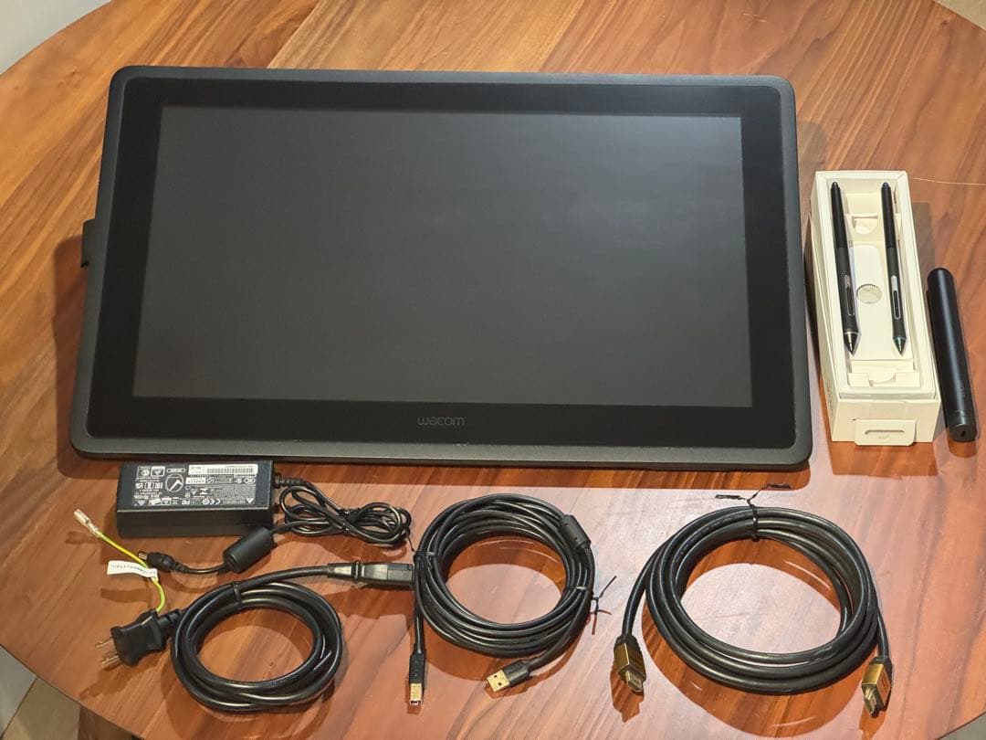 Wacom Cintiq 22 FHD 21.5型Pro Pen slim 2付