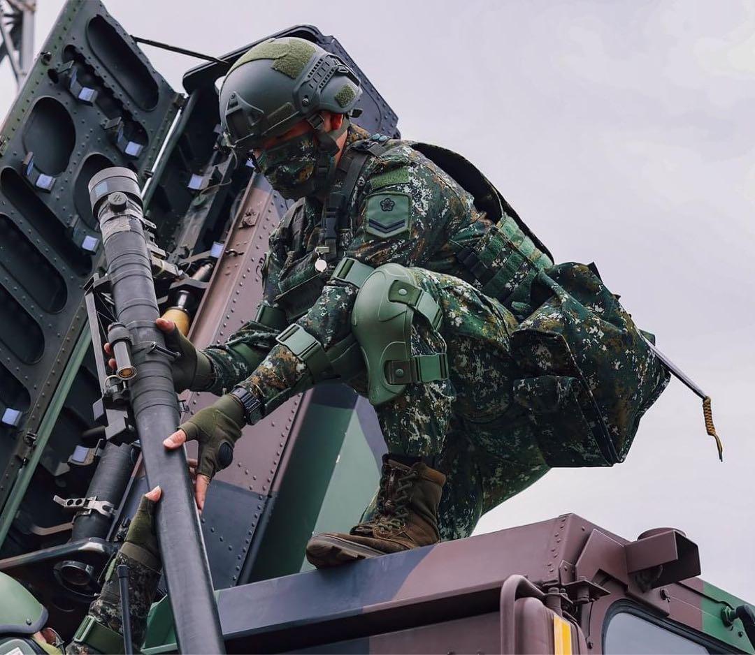 中華民国国軍　台湾軍　EMBH-105ヘルメット XL MICH 最終値下