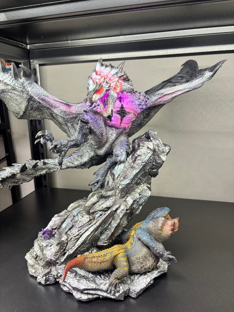 モンスターハンター フィギュア ガレージキット リオレウス希少種 LED発光あり