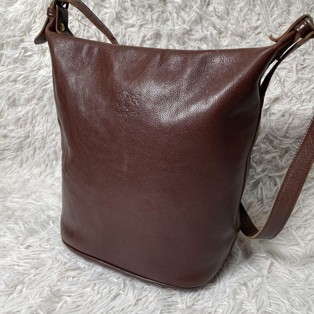 イルビゾンテ　ショルダーバッグ　ダークブラウン　シボ革　ユニセックス
