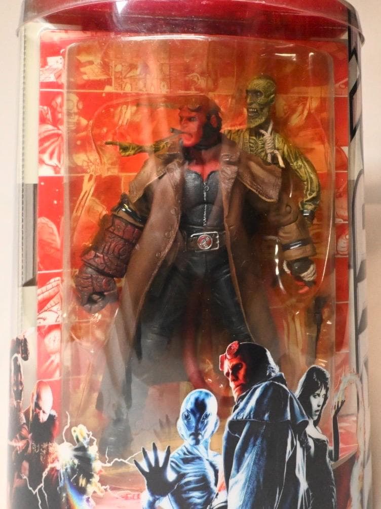 ヘルボーイ アクションフィギュア 日本限定