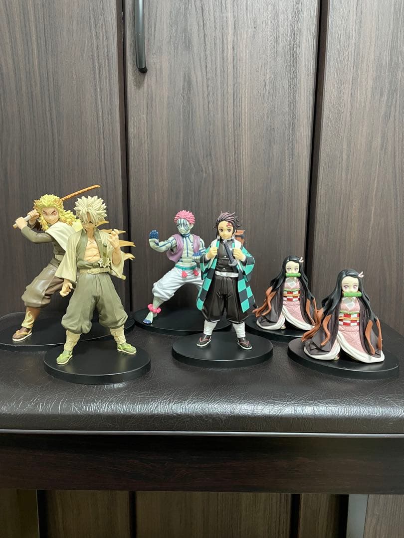 タイムセール中　鬼滅の刃　フィギュア6点セット　　※箱無し