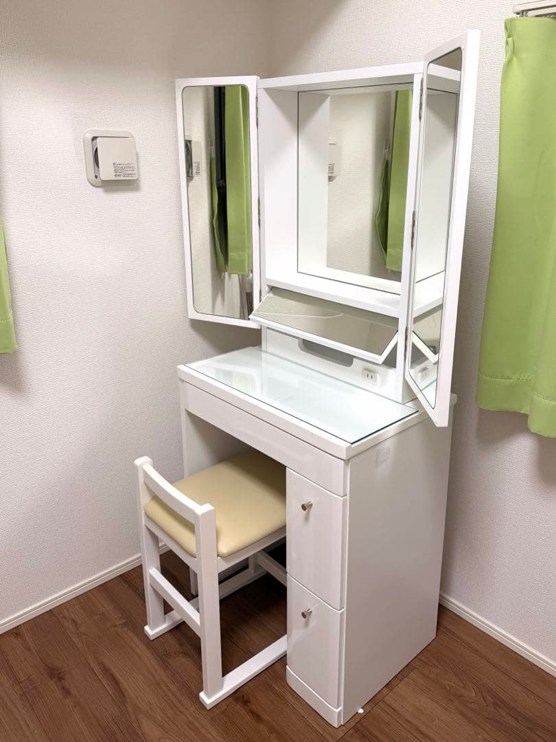 最終値下げ　NITORI ホワイト ドレッサー 鏡台　美品　即購入　椅子付き