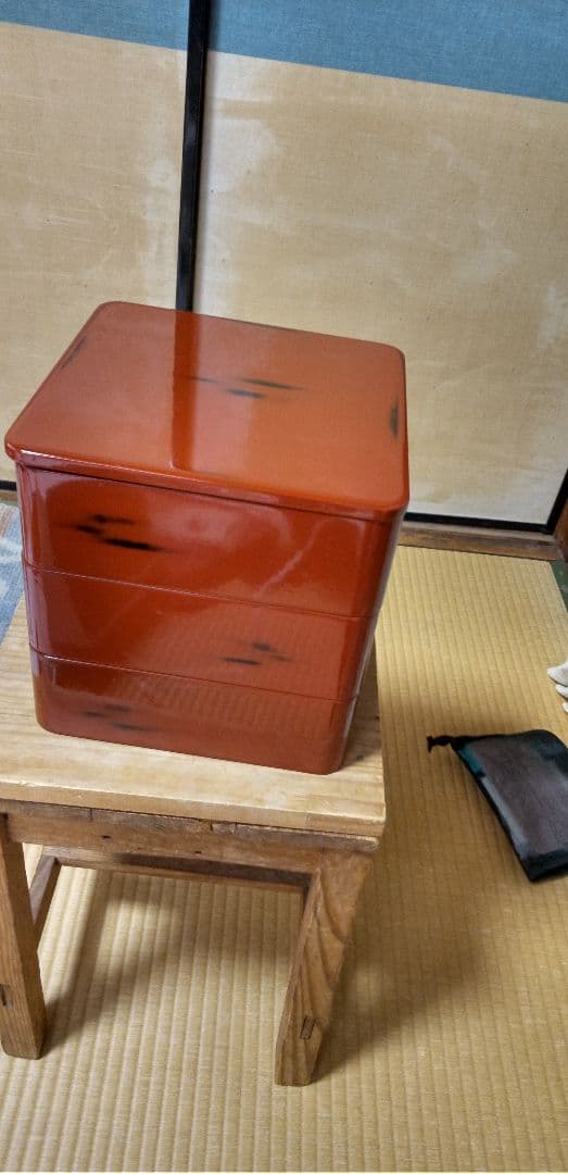 根来塗　赤色漆器製3段重箱(1段22×22×7cmです)