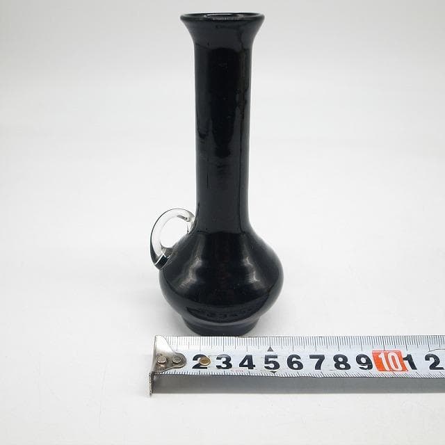 アンティーク　黒色ガラス　一輪挿し　ブラック