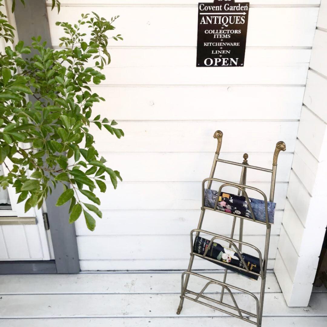 ヴィンテージ　マガジンラック？シューズラック？