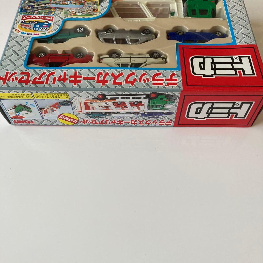 トミカ　デラックスカーキャリアセット　未使用品　ビデオ付き