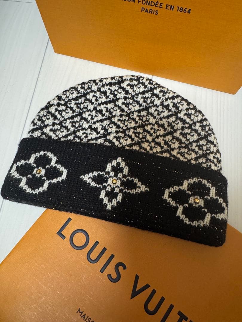 LOUIS VUITTON ニット帽 ブラック・ホワイト