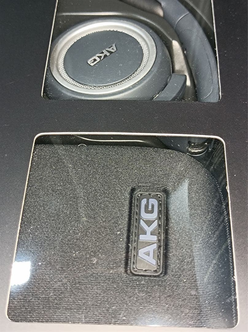 八6038【新品未開封】AKG ヘッドホン　K450 NAVY