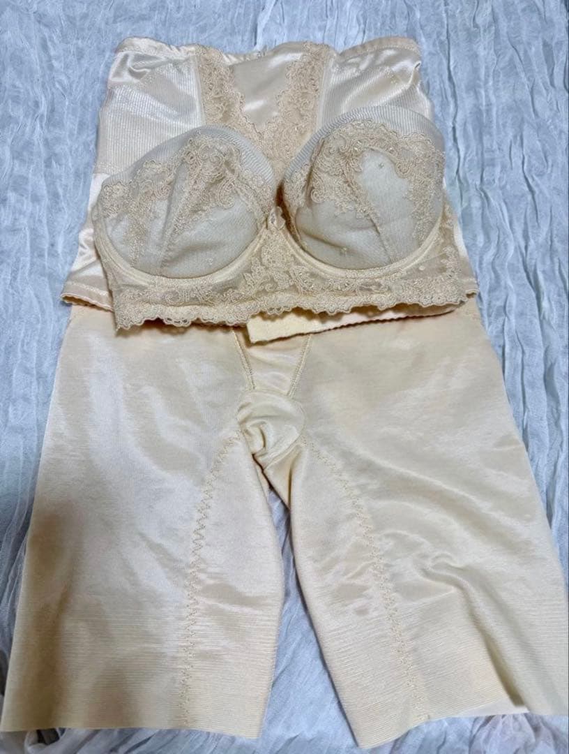 ブライダルインナーセット　フォーシスアンドカンパニー