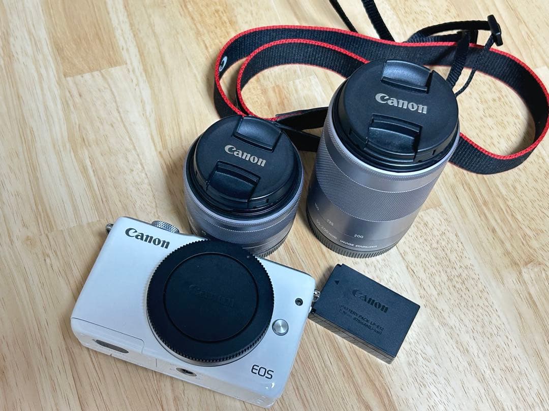 Canon EOSm10ミラーレスカメラ レンズ2本付き