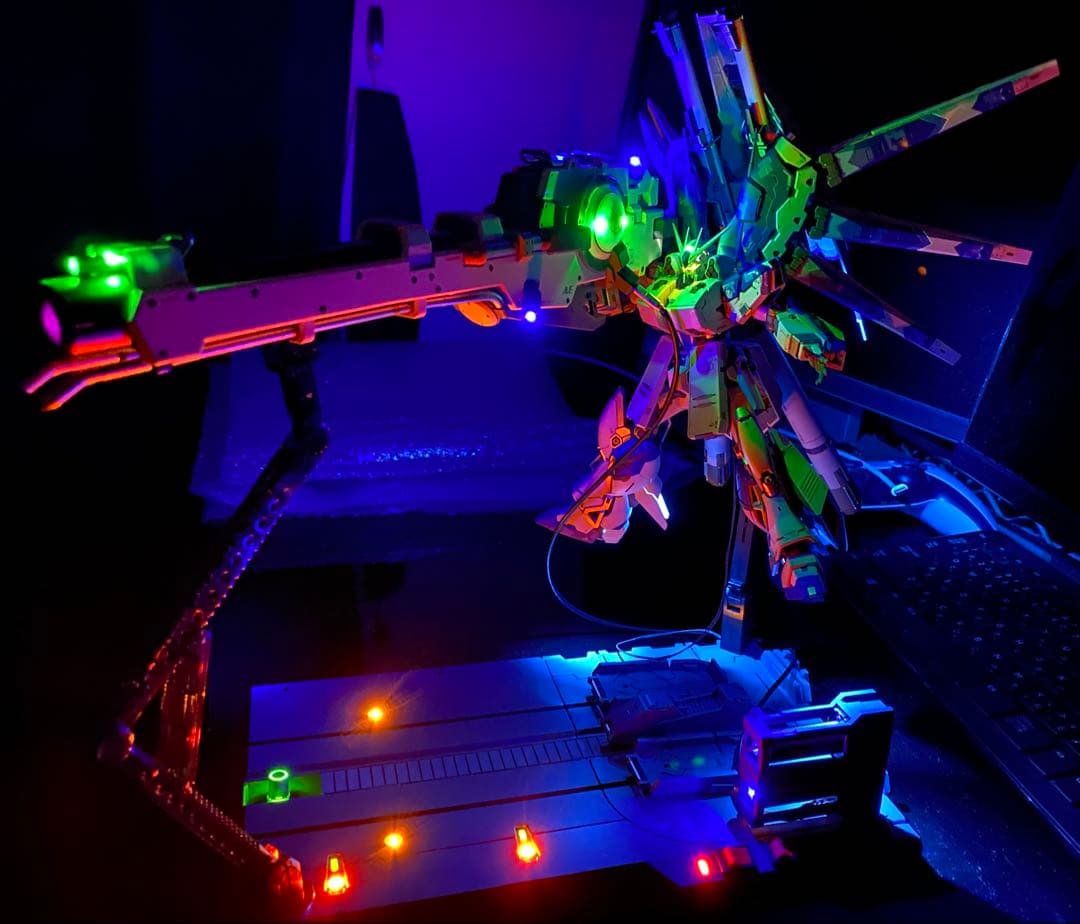 RG Hi-νガンダム&ハイパーメガバズーカランチャー 完成品発光ジオラマ