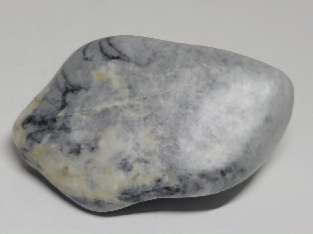 糸魚川㉙ 翡翠 127g ヒスイ 原石 鑑賞石 自然石 誕生石 鉱物 鉱石 水石