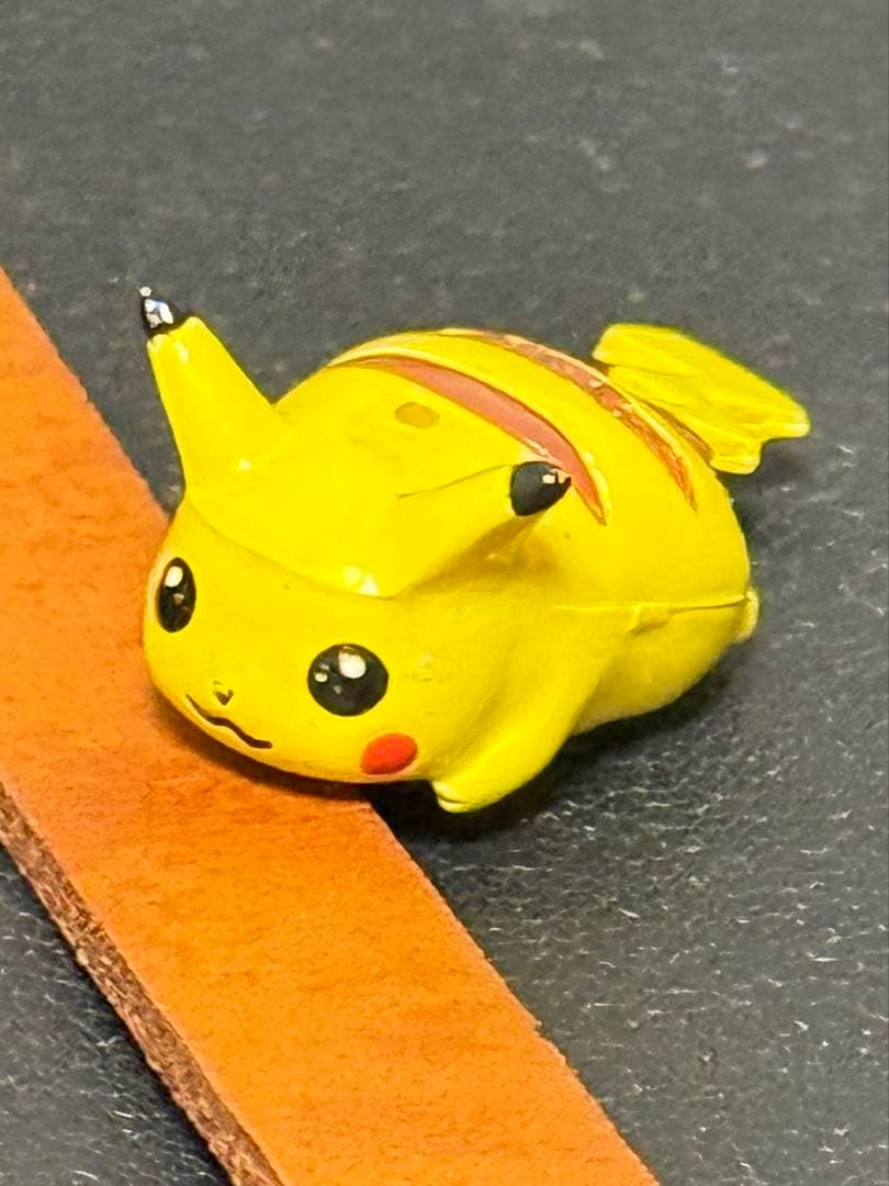 ピカチュウ フィギュア