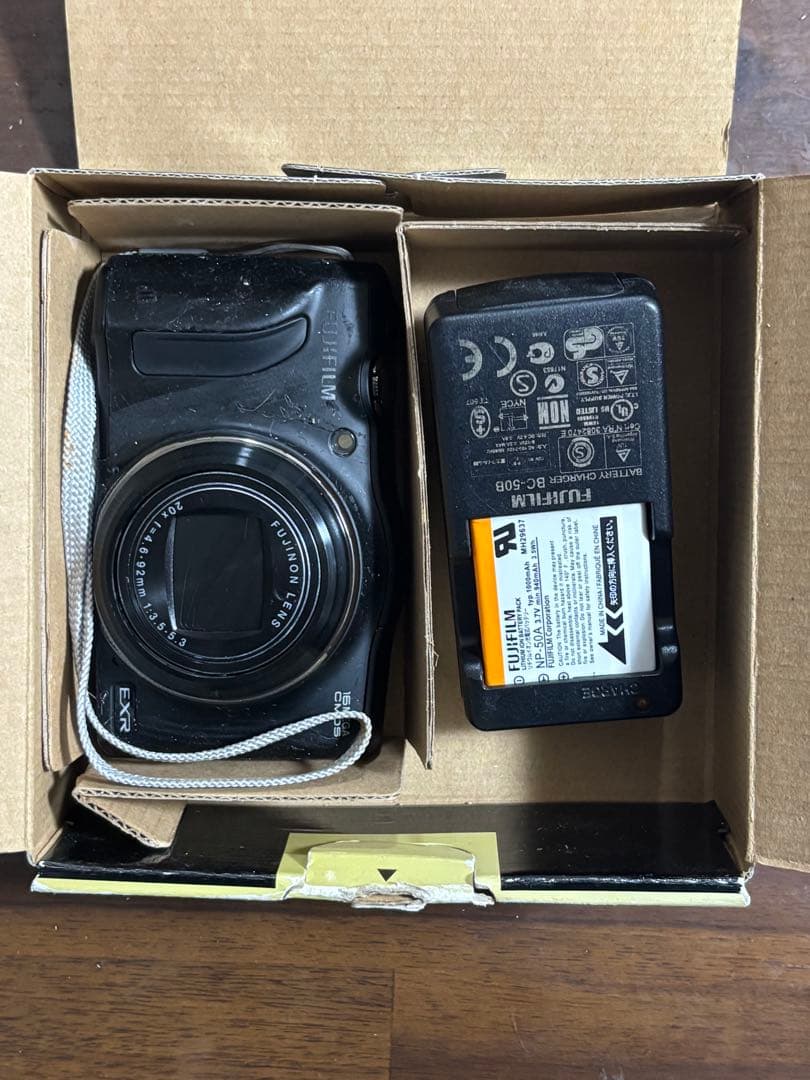 FUJIFILM デジタルカメラ FinePix F800EXR 黒