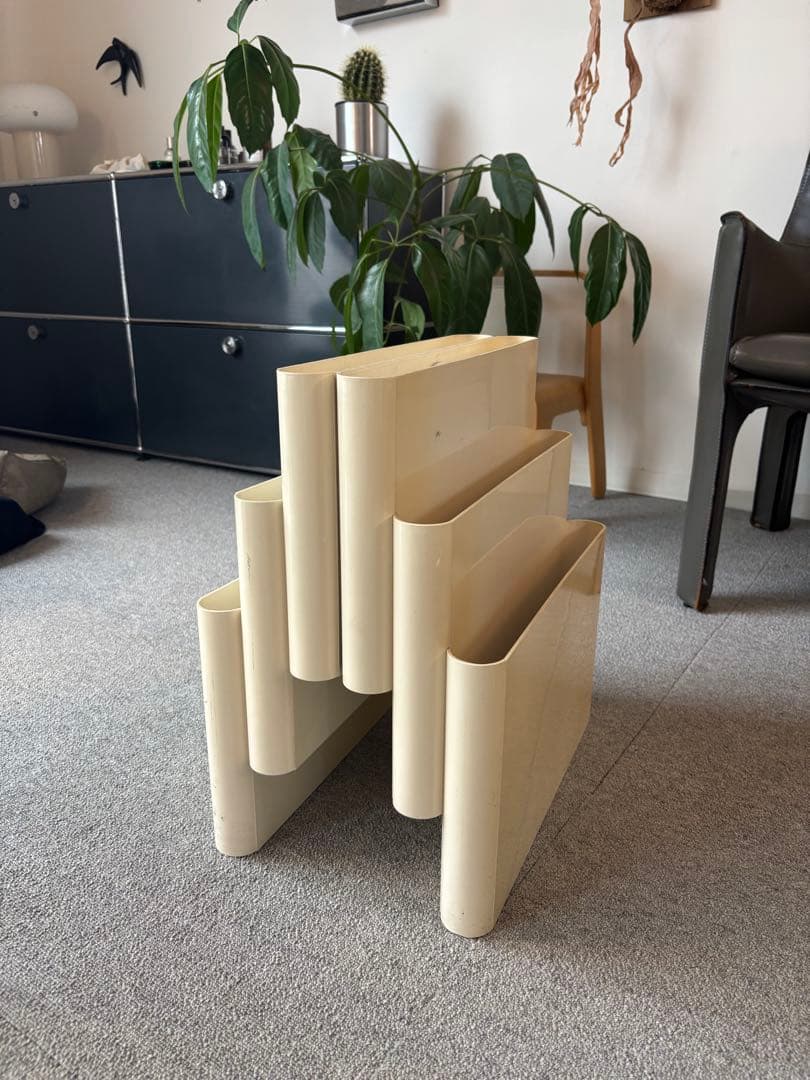 kartell カルテル 4675 ポルタリビステ 6列 3段 マガジンラック