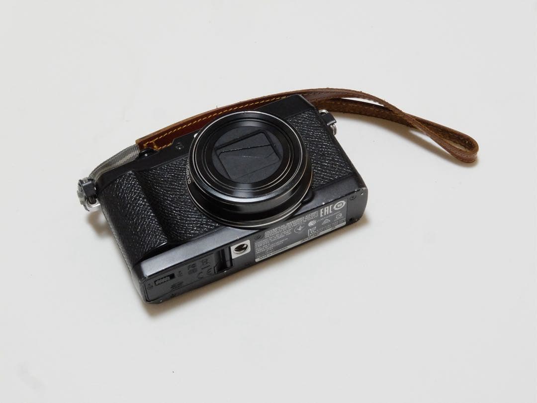 動作確認済　美品　FUJIFILM XQ2 シルバー　フジフイルム