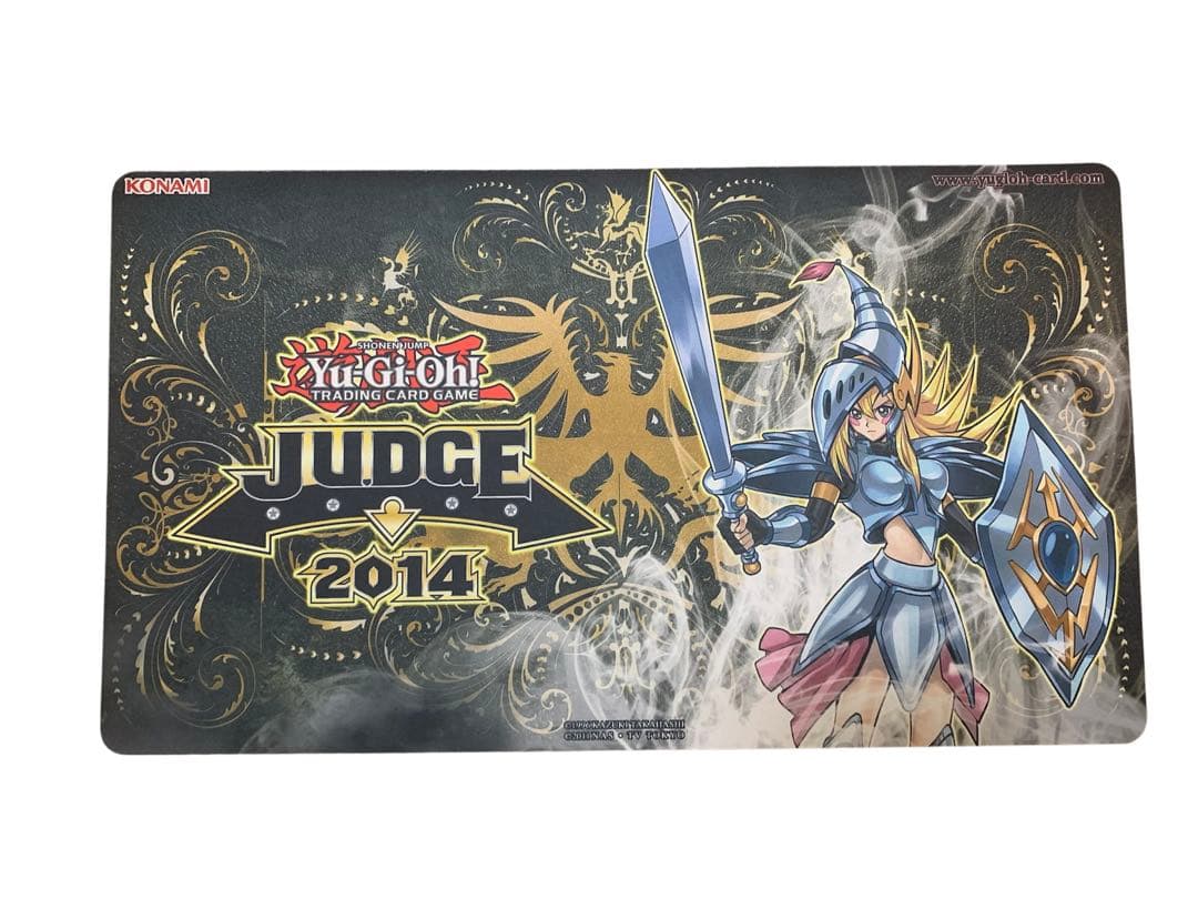 遊戯王 プレイマット JUDGE 2014 竜騎士ブラックマジシャンガール